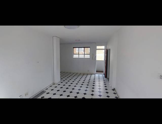 1 BEDROOM FLAT TO LET IN ESSENWOOD